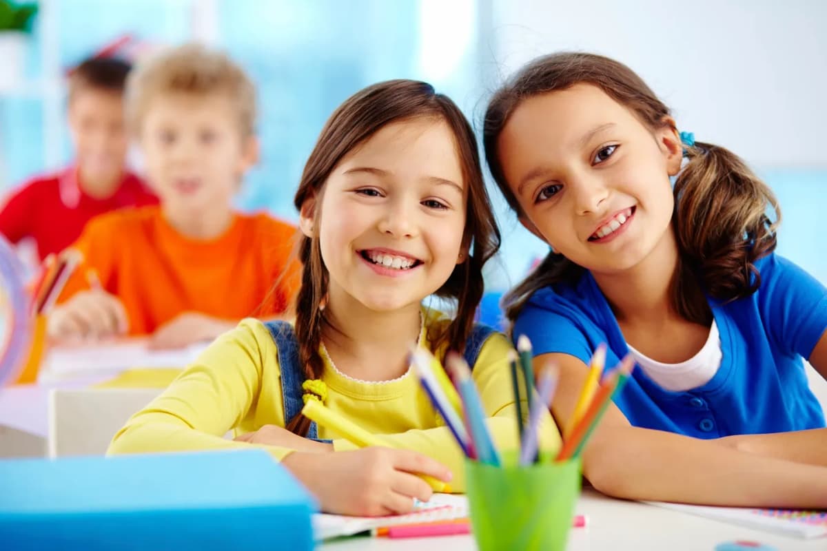 Students learning English online with virtual classrooms